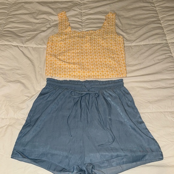 NWT- TOP AND SHORTS BUNDLE - Picture 1 of 15